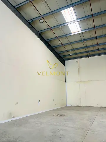 BRAND-NEW WAREHOUSES 230–6,500 SQM LARGE PARKING - MUSSAFAH
