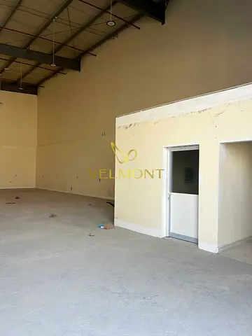 BRAND-NEW WAREHOUSES 230 – 6,500 SQM LARGE PARKING - MUSSAFAH