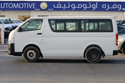 2025 Toyota HIACE 照片 3