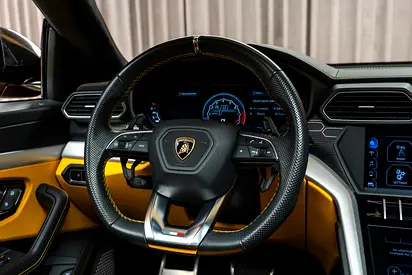 2019 Lamborghini URUS — фото 17