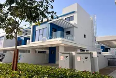 5 Bed Corner Villa | Vacant | Close to Lagoon