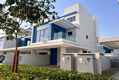 5 Bed Corner Villa | Vacant | Close to Lagoon
