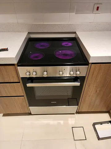 Siemens IQ300 Electric Ceramic Cooker 60cm With Great Condition Same As Like New