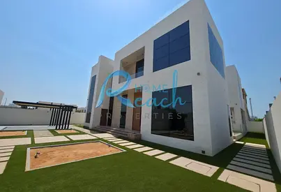 New Villa | Swimming pool | Ready to move