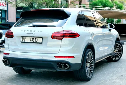 2015 Porsche CAYENNE — миниатюра 3