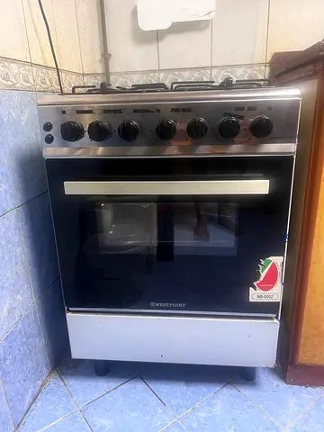 Westpoint freestanding gas cooker with oven - used, good condition