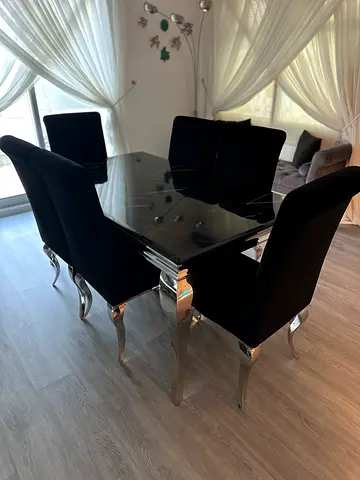 6-seater dining table with Console Table, Bar Counter and mirror