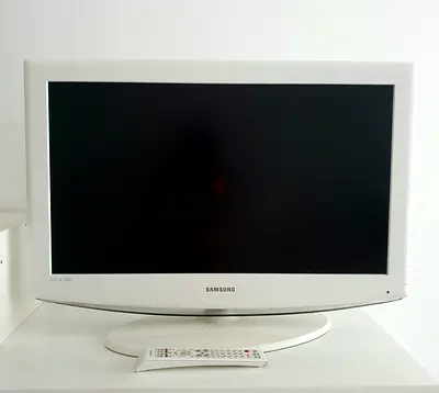 Samsung 24-inch White LED TV with Remote - Great Condition