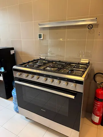 Siemens gas cooker with cooling stove