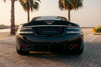 2010 Aston Martin DBS — фото 7