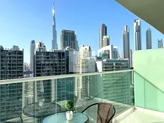 NO COMMISSION ELEGANT FURNISHED 1 BEDROOM BUSINESS BAY