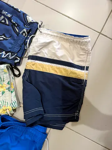 Men's swim shorts / swim trunks - assorted (navy & patterned) - used