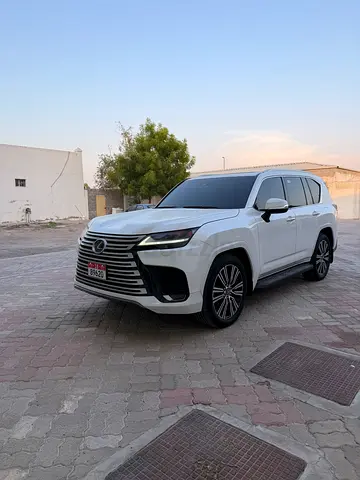 Lexus LX600 Signature 2022
