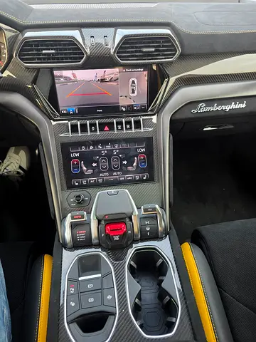 2024 Lamborghini URUS — миниатюра 13