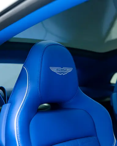 صورة 14 لـ 2025 Aston Martin VANQUISH