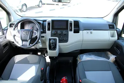 2026 Toyota HIACE 照片 8