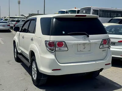 صورة 9 لـ 2015 Toyota FORTUNER