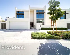 Contemporary Style | Brand New | Community Expert