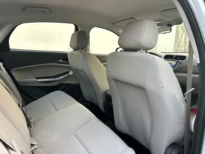 صورة 7 لـ 2020 FORD ESCORT