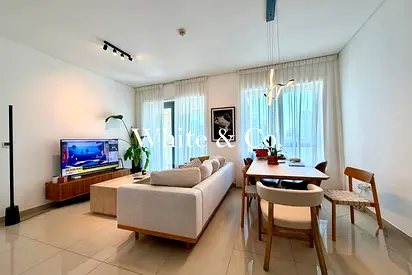 Fully Furnished | Walk-In Shower | Vacant