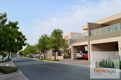 Well Maintained ! Ready To Move In ! Spacious layout