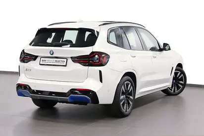 2024 BMW IX3 — фото 3