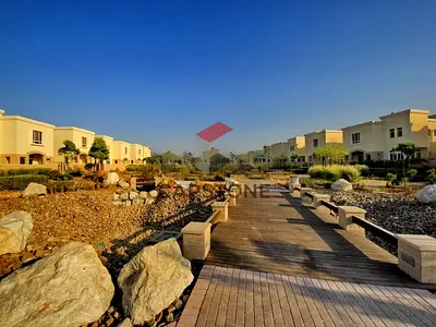 Single Row | 2BR Townhouse | Prime Community | Vacant