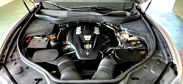 2017 Maserati LEVANTE photo 5