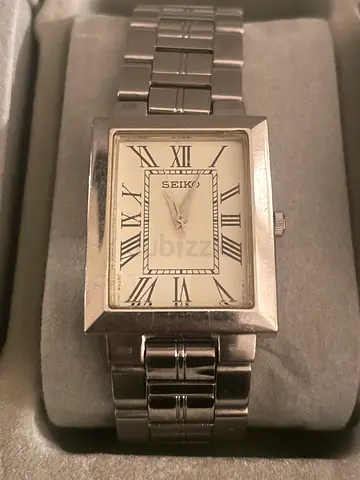 Vintage Seiko Tank stainless steel men's watch - classic Roman dial