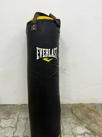 Everlast heavy punching bag - good used condition