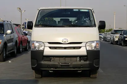 2025 Toyota HIACE 照片 2