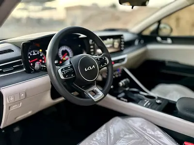 2023 KIA K5 photo 10