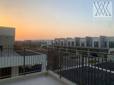 SINGLE ROW - LANDSCAPED HUGE PLOT - NEAR TO PARK