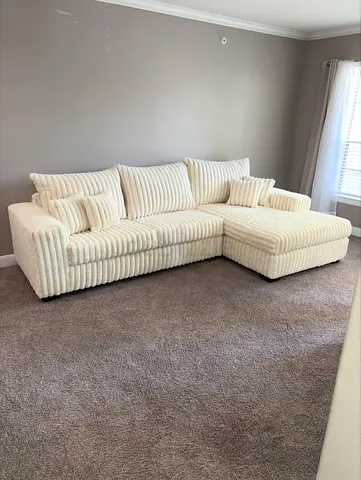 4 seater brand New sectional sofa with cushion