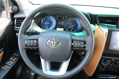 صورة 9 لـ 2026 Toyota FORTUNER