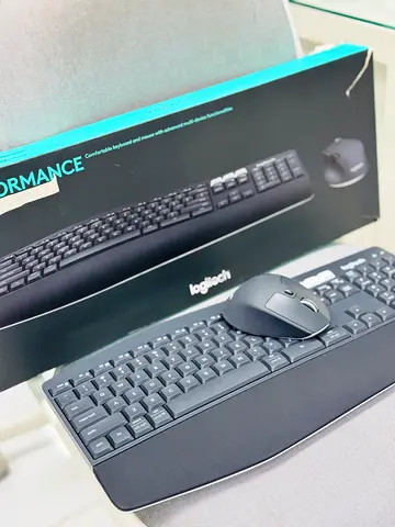 Logitech MK850 Wireless Keyboard and Mouse Combo with Wrist Rest - new Condition
