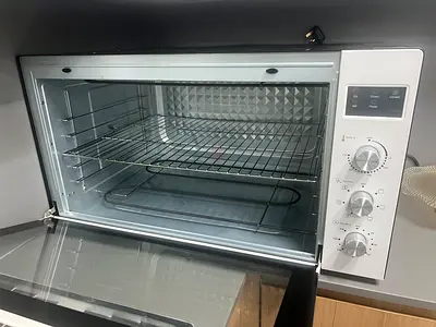 Countertop electric oven / toaster oven - good working condition