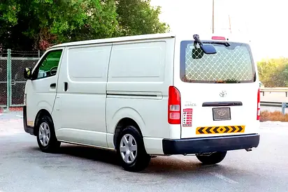 2021 Toyota HIACE — фото 3