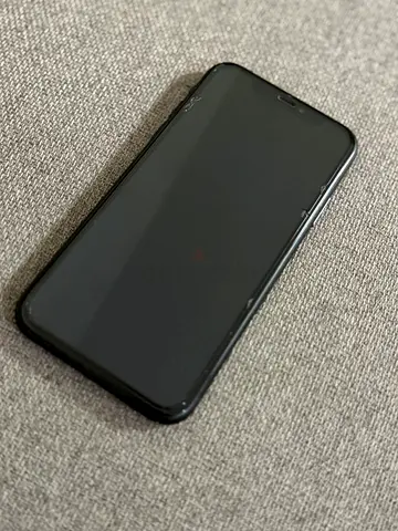 iPhone XR 64 GB - Space Gray with original charger - Good working condition