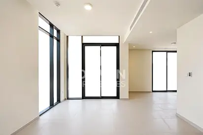 Facing Pool | Chiller Free | Vacant in October