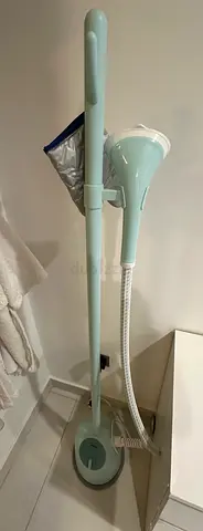 Standing Clothes Steamer — Compact Garment Steamer (Light Green)