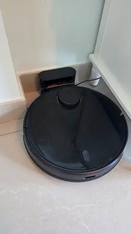 Robot Vacuum Cleaner with Charging Dock - Used