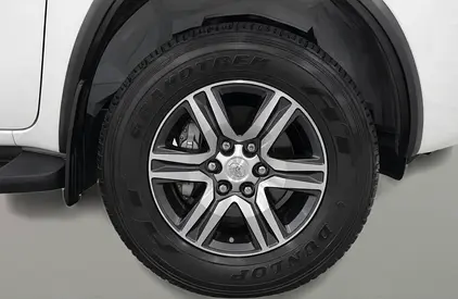 صورة 12 لـ 2025 Toyota FORTUNER