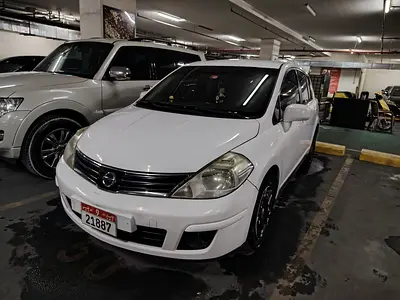 2013 Nissan TIIDA 照片 2