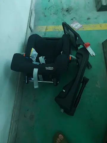 Britex car seat with base 150dhs