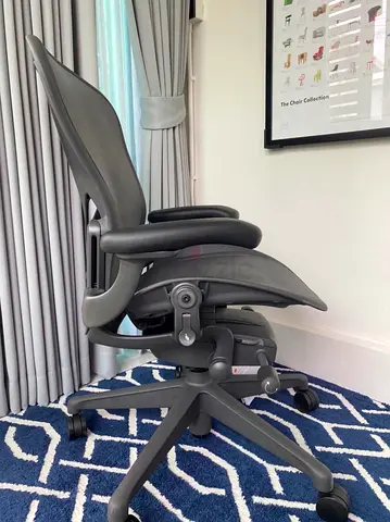 Herman miller Aeron remastered size B fully loaded