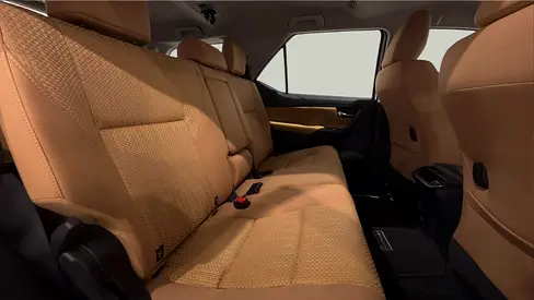 صورة 10 لـ 2025 Toyota FORTUNER