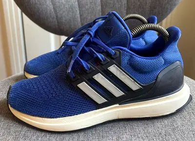 Adidas shoes size 42.5