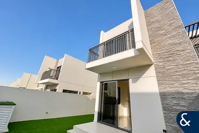 3BR+ Maids | Corner | Closed Kitchen | R2EM