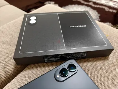 Samsung Galaxy z fold 8 512 GB with Samsung accidental warranty 2 years